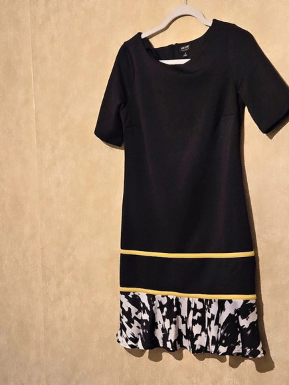 Nicole by Nicole Miller Abstract Mini Dress Size Small Like New